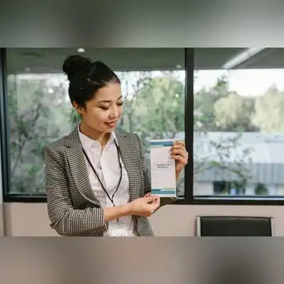 纪成